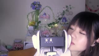 ASMR – 诱人的耳食 亲吻 嘴巴声音和舔 _ すず