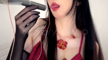 ASMR – 超欲舔麦2.0风情套装黑手丝口水 _ 晚安yoyo