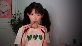 ASMR – 超敏感啃麦 舔舌口腔音 _ 芝麻对辣